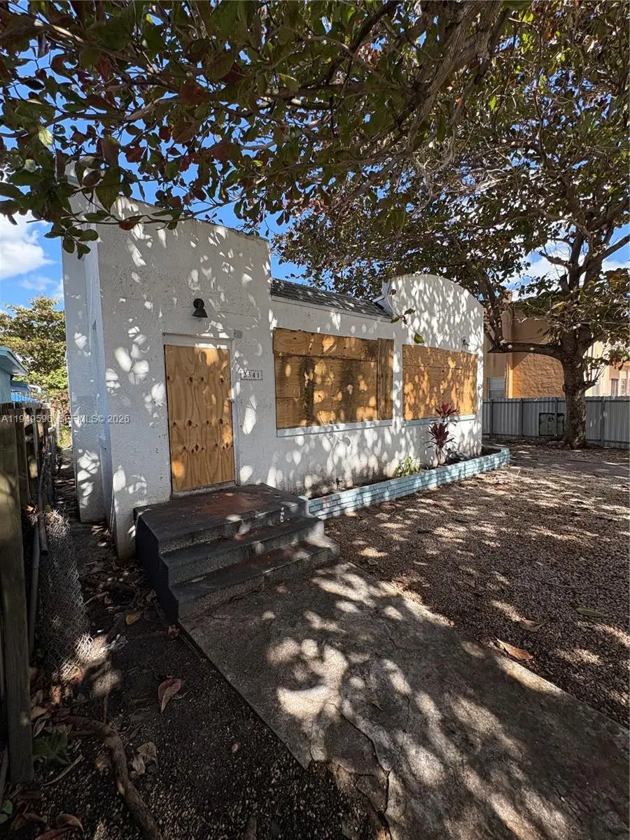 2341 SW 9th St, Miami, FL 33135 - Image #2