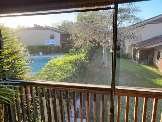 302 E Lakeview Dr E #302, Royal Palm Beach, FL 33411 - Image #2