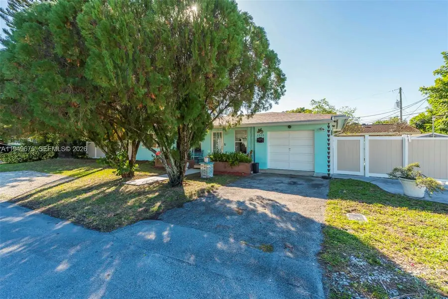 2320 Funston St, Hollywood, FL 33020 - Image #3