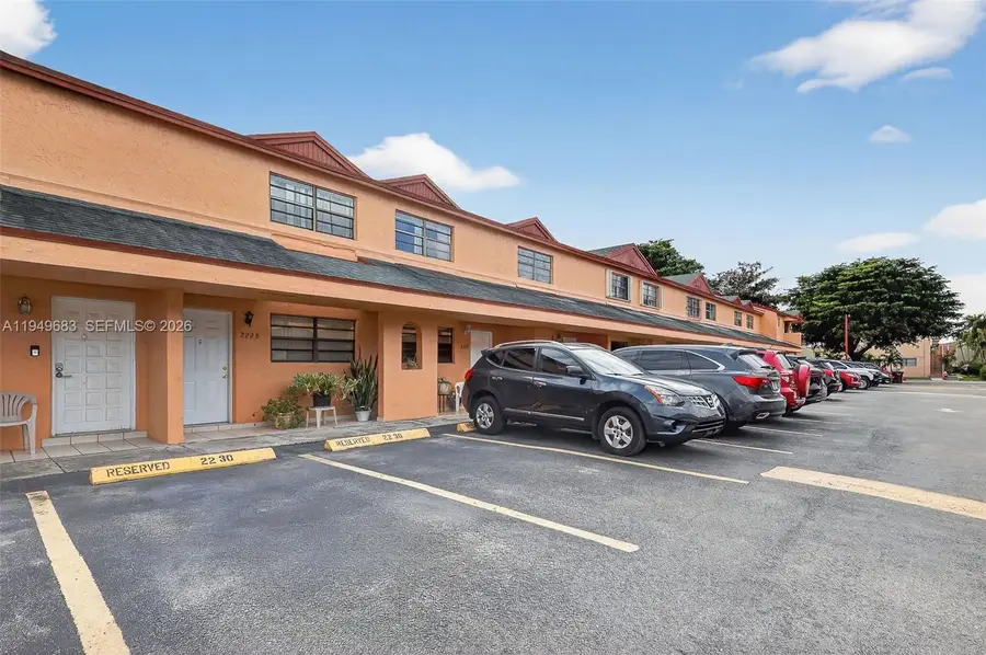 2224 W 53rd Pl #2224, Hialeah, FL 33016 - Image #3