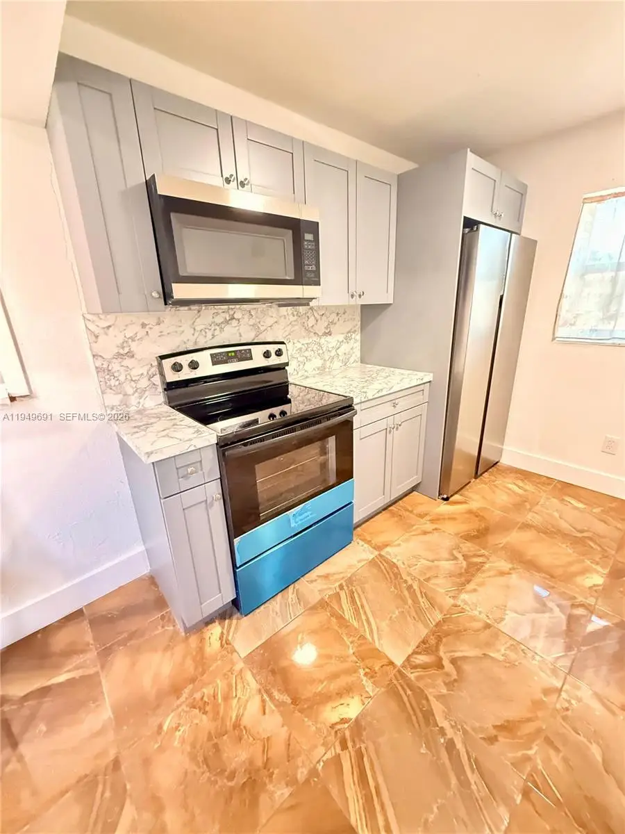 1824 NW 25th Ave, Fort Lauderdale, FL 33311 - Image #2