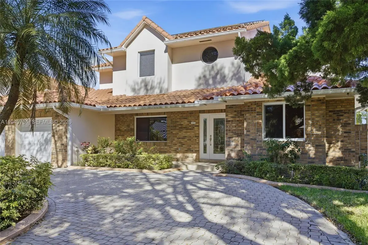 7935 NW 162nd St, Miami Lakes, FL 33016 - Image #1