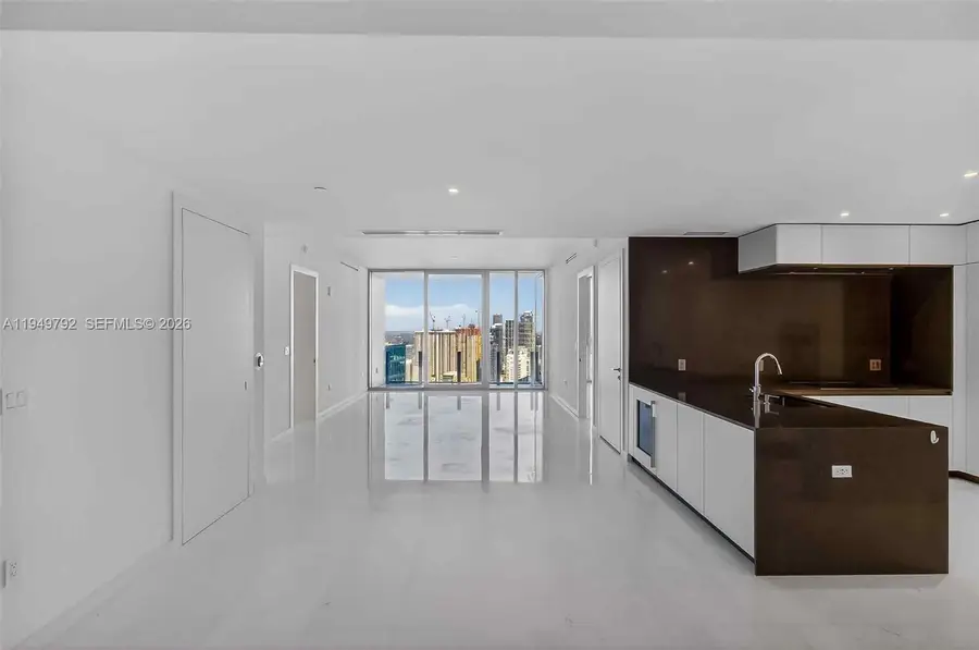 300 N Biscayne Boulevard Way #4809W, Miami, FL 33131 - Image #2