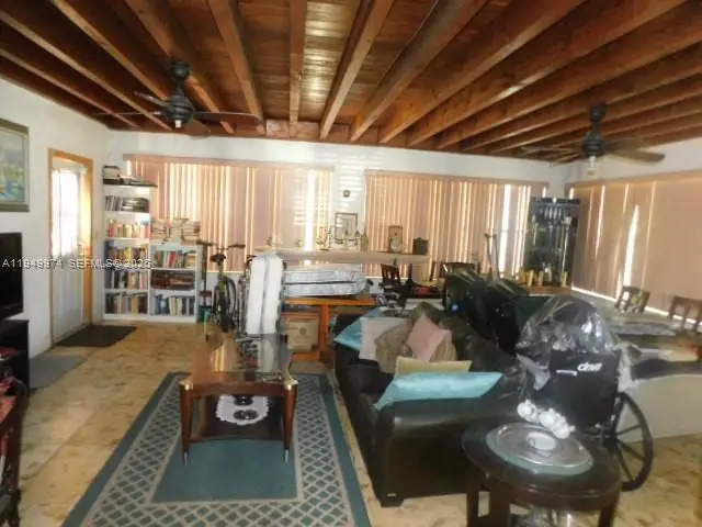 424 NE 72nd St, Miami, FL 33138 - #3