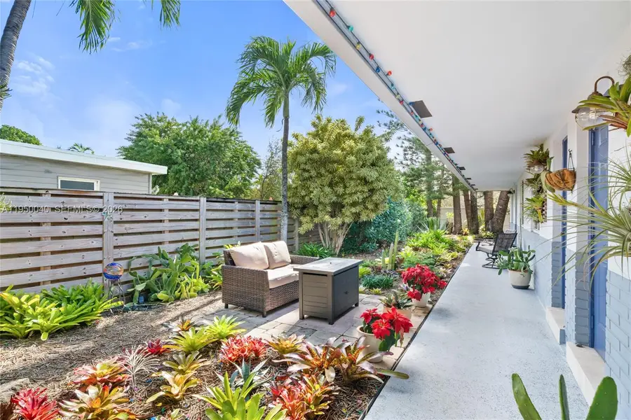 208 NE 4th St, Hallandale Beach, FL 33009 - Image #2