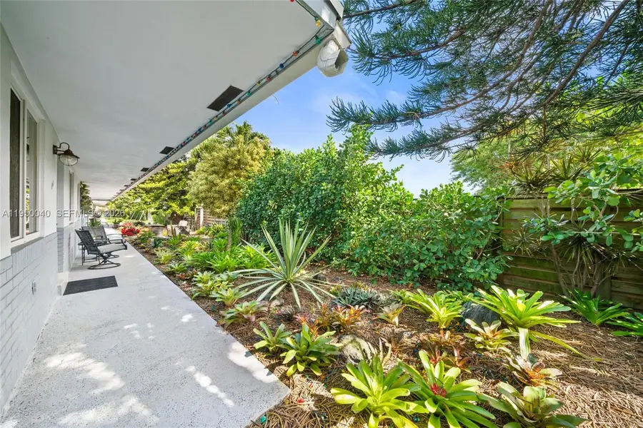 208 NE 4th St, Hallandale Beach, FL 33009 - Image #3