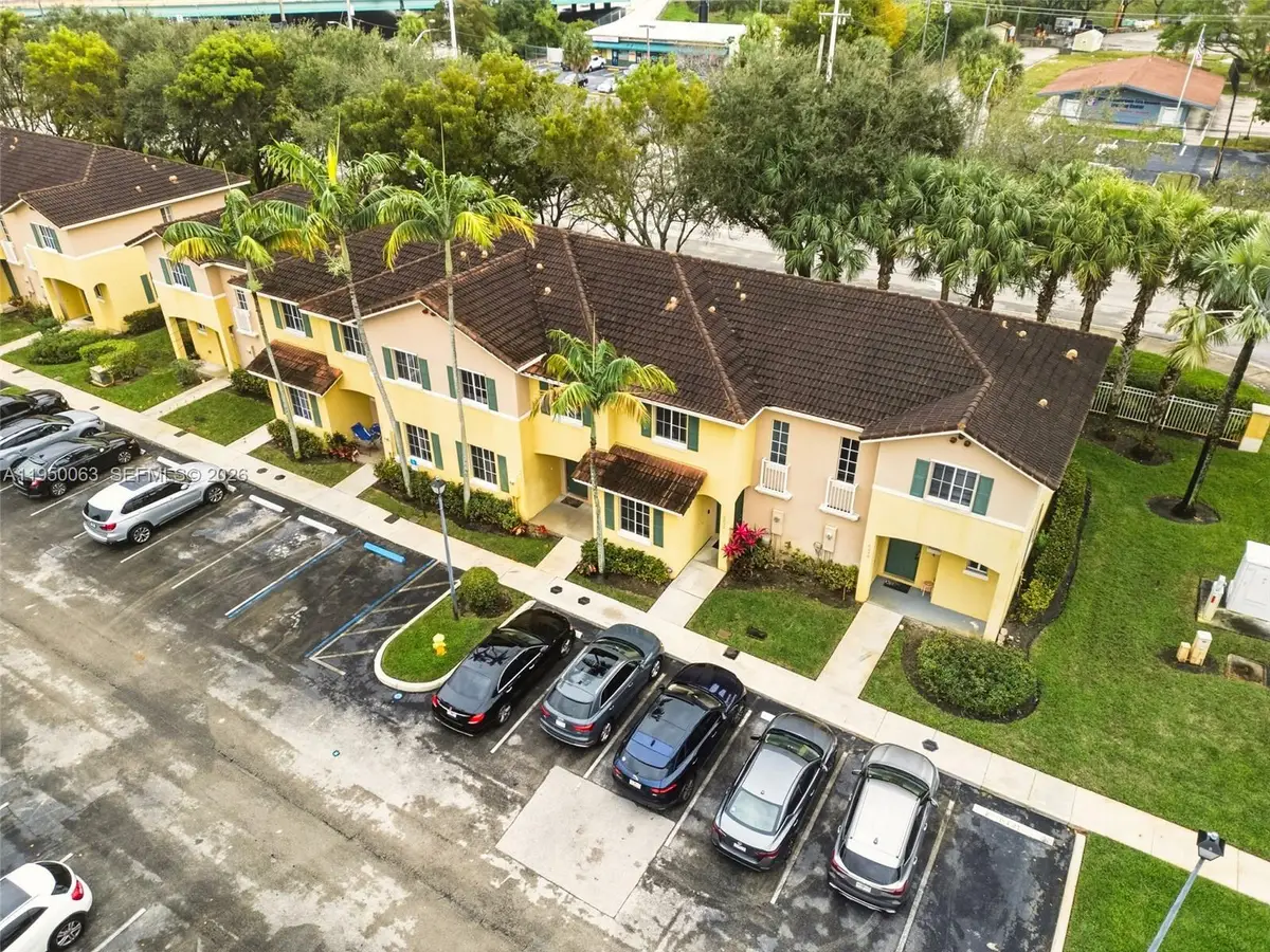 6038 SW 19th Pl, North Lauderdale, FL 33068 - Image #1