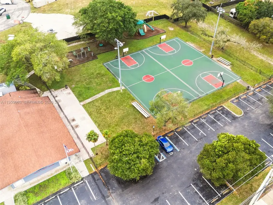6038 SW 19th Pl, North Lauderdale, FL 33068 - Image #3