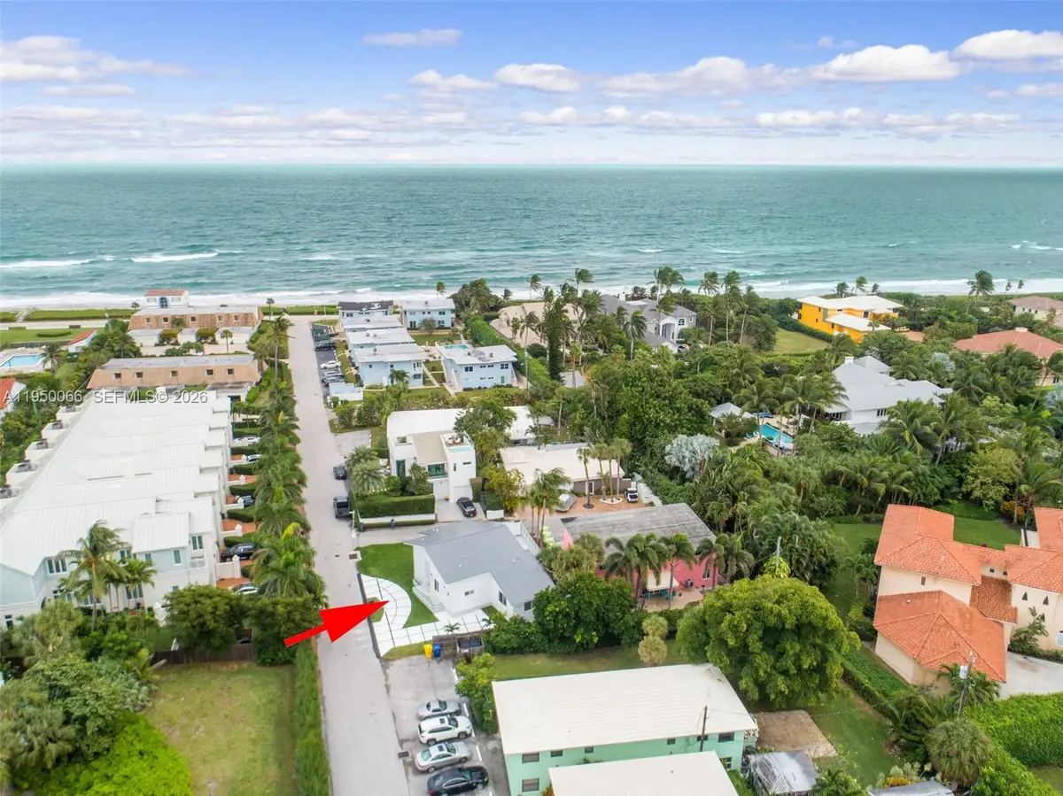 12 Adams Rd, Ocean Ridge, FL 33435 - Image #1
