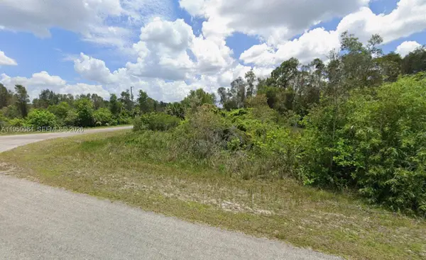 982 Plantation Rd, Lehigh Acres, FL 33974