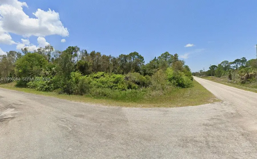 982 Plantation Rd, Lehigh Acres, FL 33974 - Image #2
