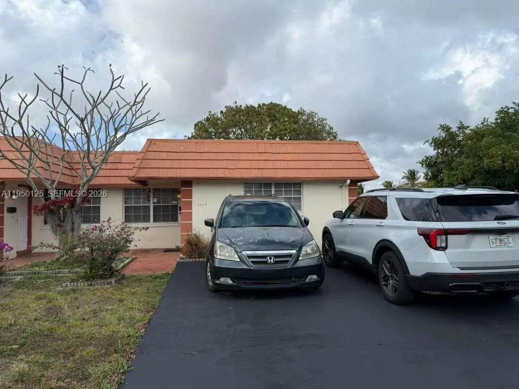 7387 NW 76th St, Tamarac, FL 33321 - #1