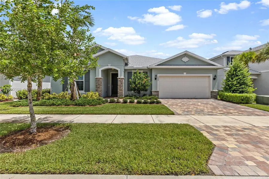 10407 SW Captiva Dr, Port Saint Lucie, FL 34987 - Image #2