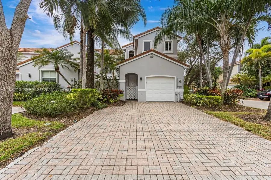 1140 Canella Ln, Hollywood, FL 33019 - Image #3