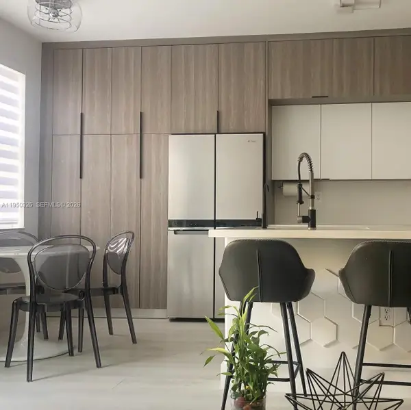 8135 NW 108th Ave, Doral, FL 33178