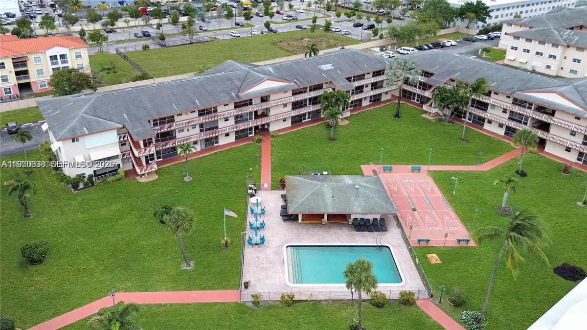 5300 Washington St #S112, Hollywood, FL 33021 - Image #1