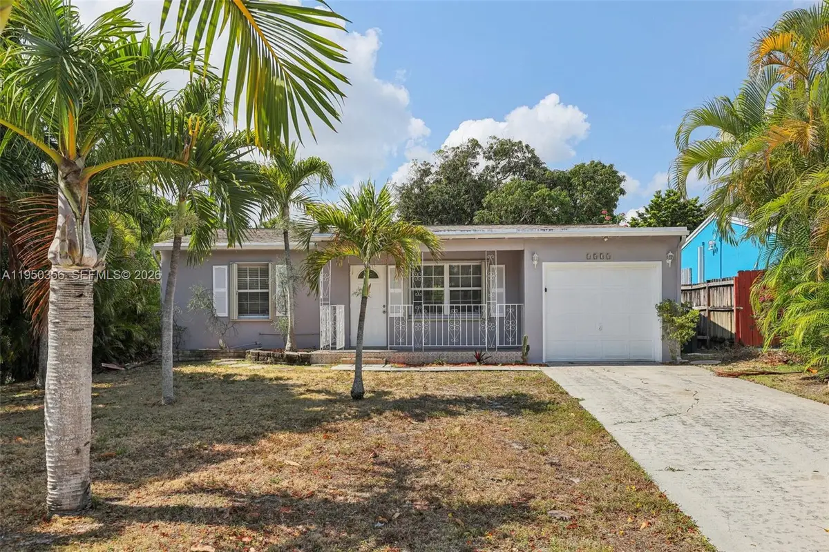 1531 N 17th Ave N, Lake Worth, FL 33460 - Image #1