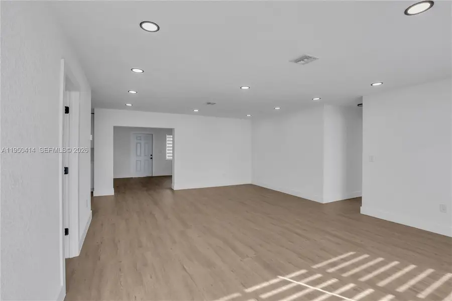 911 NW 200th Ter, Miami Gardens, FL 33169 - Image #3