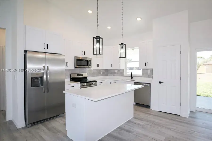 3915 El Rado Ave, Sebring, FL 33872 - Image #2