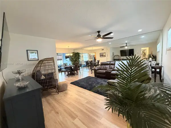 18 Colonial Club Dr #202, Boynton Beach, FL 33435