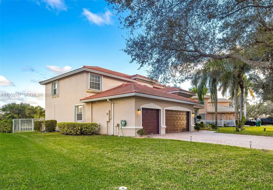 5923 NW 54th Cir, Coral Springs, FL 33067 - Image #2