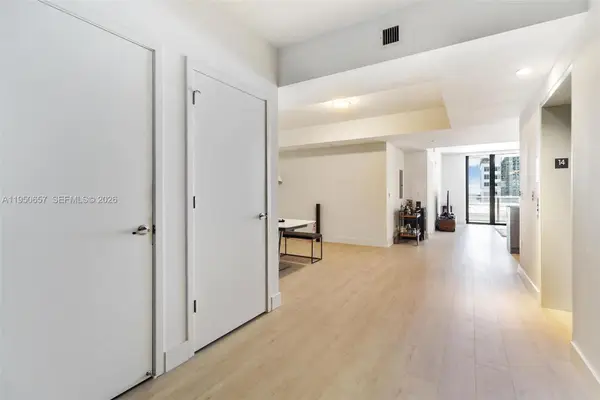 1010 Brickell Ave #1404, Miami, FL 33131