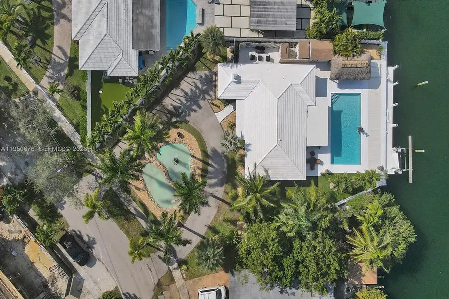 1995 N Hibiscus Dr, North Miami, FL 33181 - Image #2