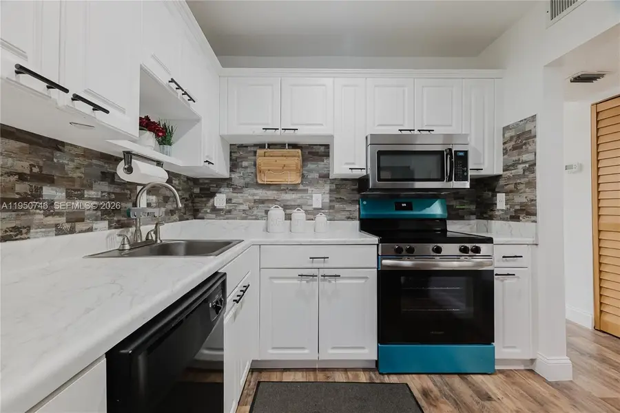 3200 Holiday Springs Blvd #3-306, Margate, FL 33063 - Image #2