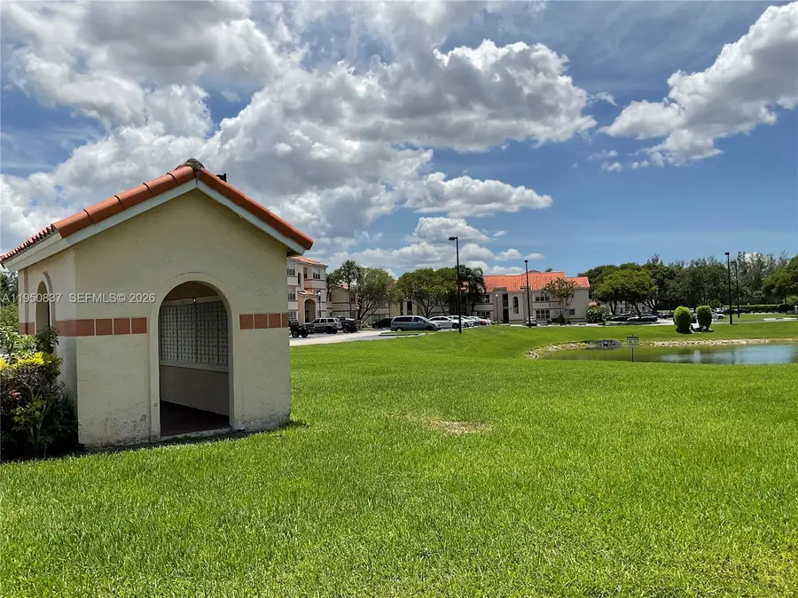 3320 N Pinewalk Dr N #1715, Margate, FL 33063 - Image #3