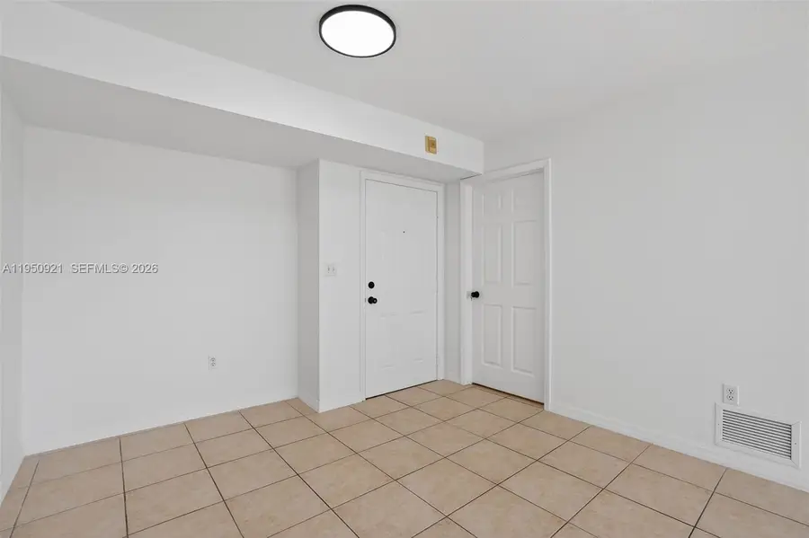 2475 NW 16th St Rd #310, Miami, FL 33125 - Image #2