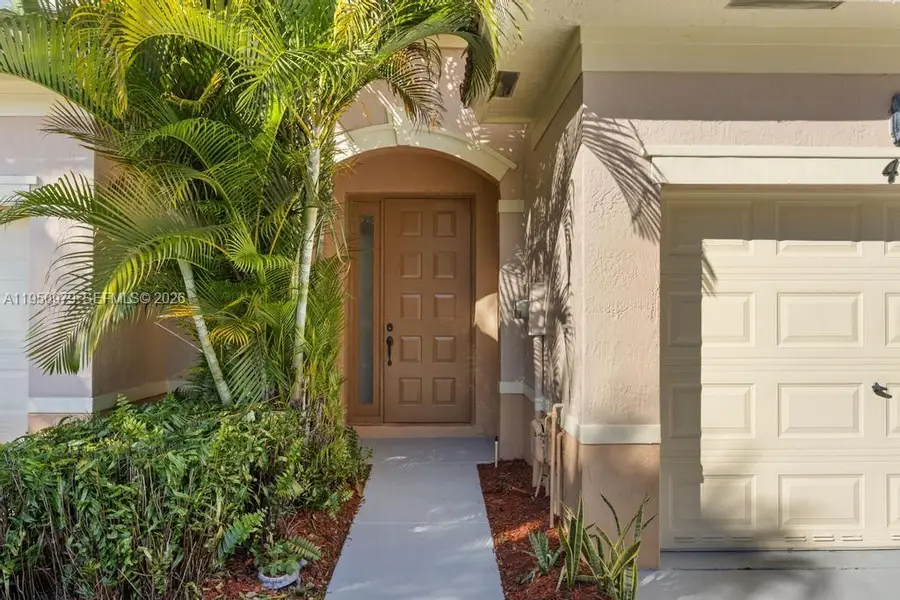 419 Rainbow Springs Ter, Royal Palm Beach, FL 33411 - Image #2