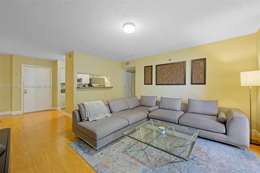 19555 E Country Club Dr #8303, Aventura, FL 33180 - Image #3