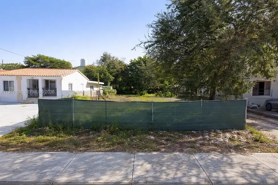 161 NW 18th Ave, Miami, FL 33125 - Image #2