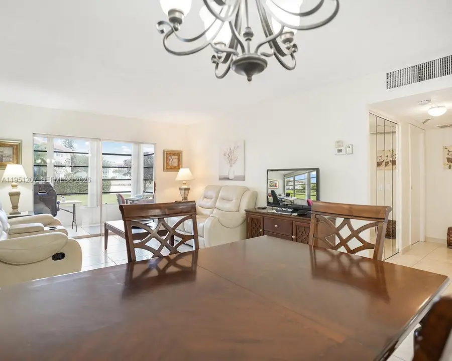 4805 NW 35th St #404, Lauderdale Lakes, FL 33319 - Image #3