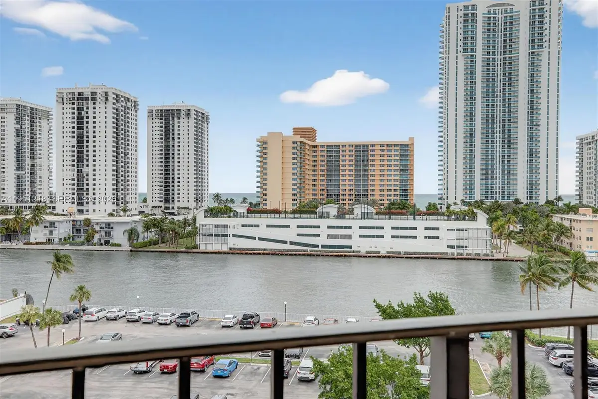 1000 Parkview Dr #806, Hallandale Beach, FL 33009 - Image #1