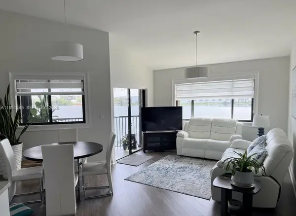 15539 N Miami Lakeway N #203-22, Miami Lakes, FL 33014