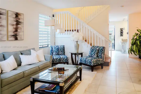 10306 W 33rd Ln, Hialeah, FL 33018