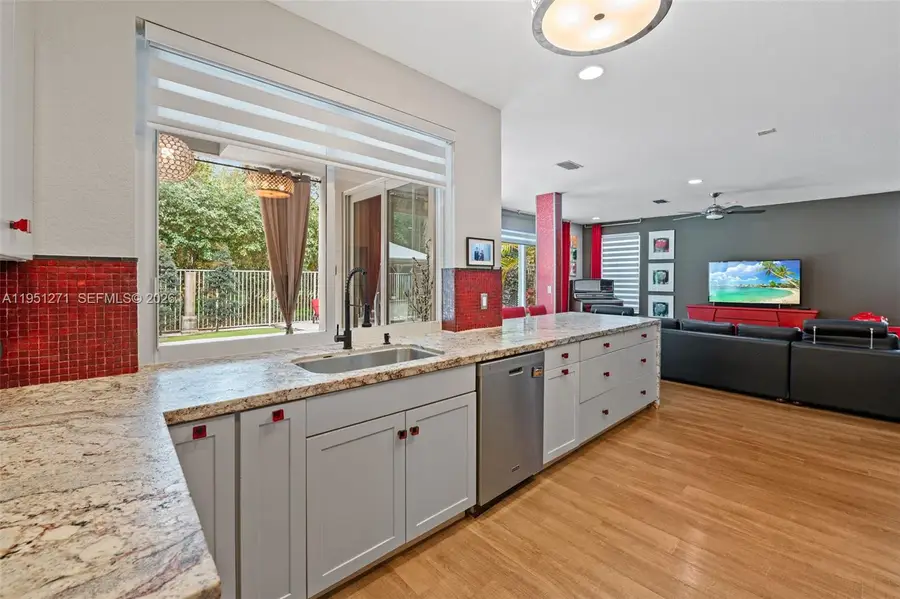 11070 Minneapolis Dr, Cooper City, FL 33026 - Image #3