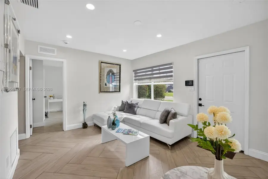 101 NE 47th Ct, Oakland Park, FL 33334 - Image #3