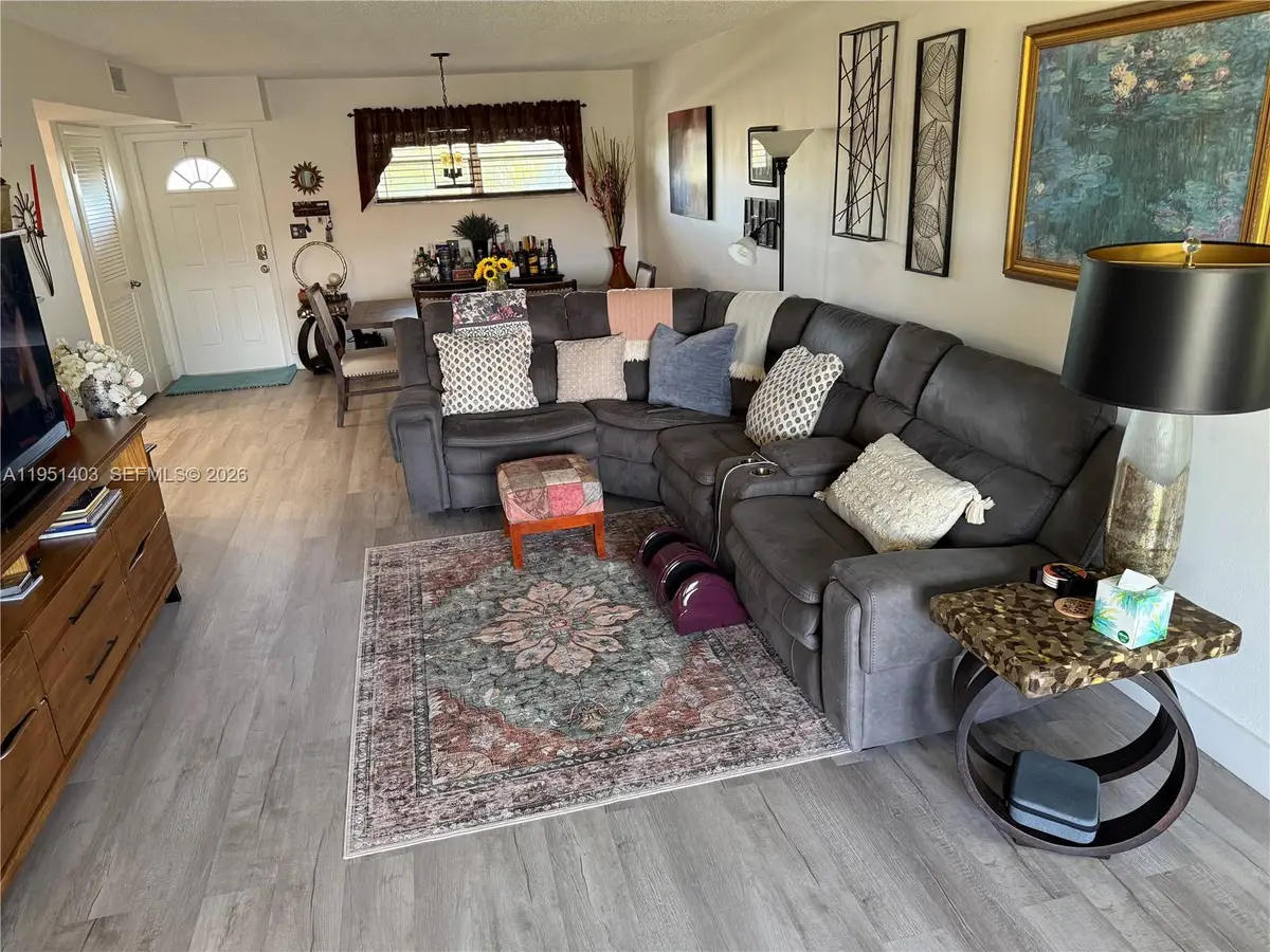 8911 S Hollybrook Blvd #305, Pembroke Pines, FL 33025 - Image #1