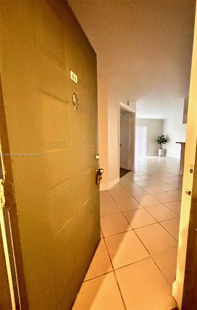 450 S Park Rd #5-104, Hollywood, FL 33021 - Image #2