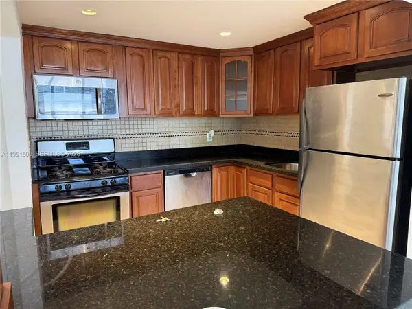 2175 NE 170th St #206, North Miami Beach, FL 33162