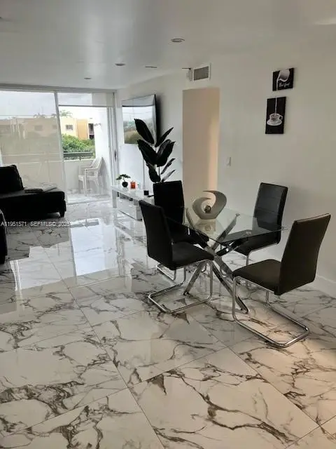 854 NW 87th Ave #405, Miami, FL 33172