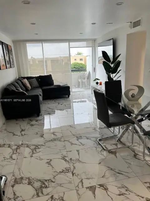 854 NW 87th Ave #405, Miami, FL 33172 - Image #2