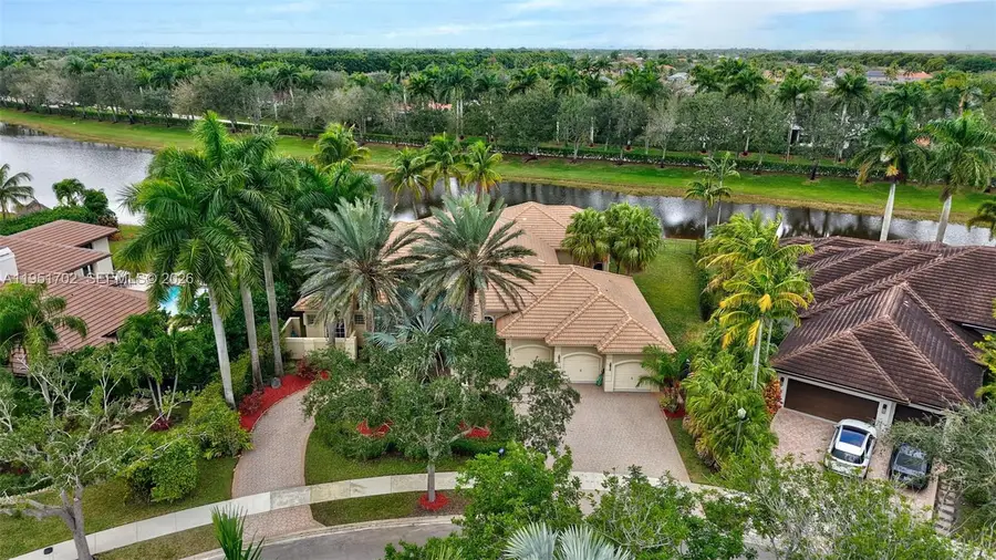 104 Dockside Cir, Weston, FL 33327 - Image #2