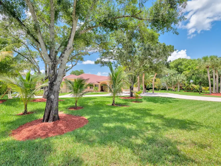 2710 Walkers Way, Weston, FL 33331 - Image #3