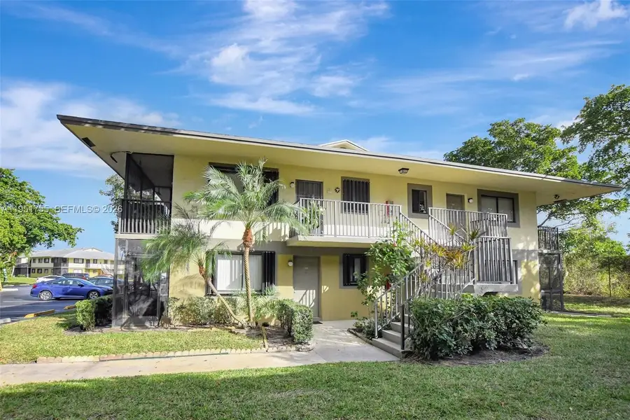 588 Trace Cir #211, Deerfield Beach, FL 33441 - Image #3