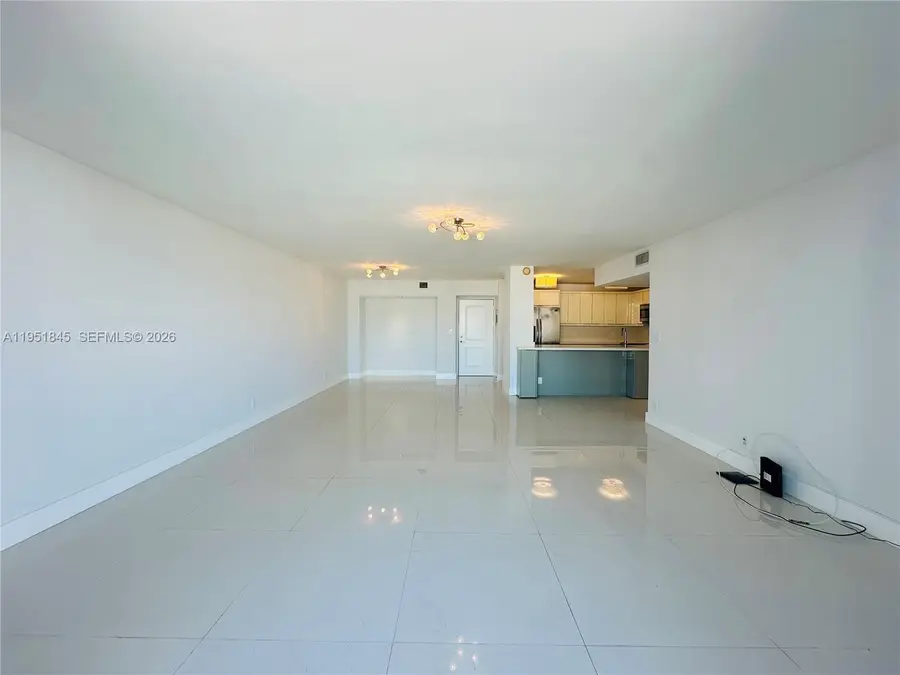 100 Bayview Dr #1528, Sunny Isles Beach, FL 33160 - Image #3