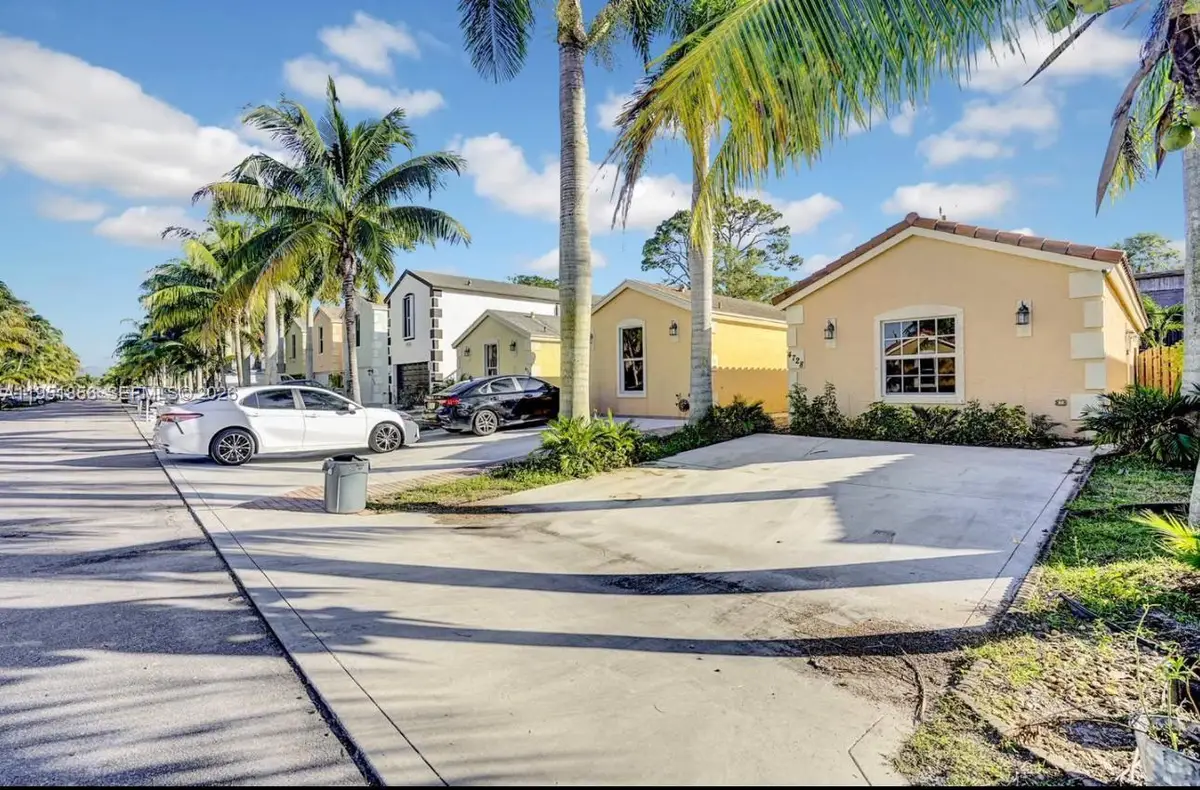 4728 Clemens St, Lake Worth, FL 33463 - Image #1