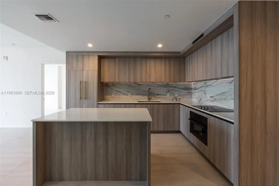 77 SE 5th St #3013, Miami, FL 33131 - Image #3